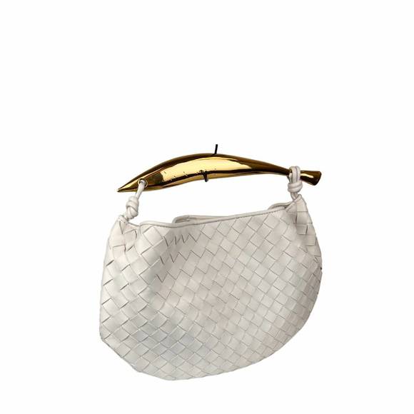 BOTTEGA VENETA pre-loved classic sardine bag in chalk - Picture 2 of 5